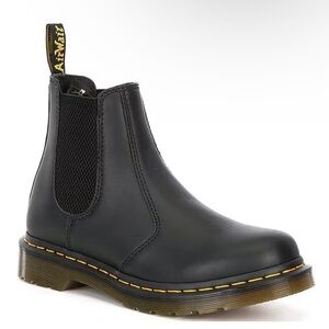 NWOT Dr. Martens Napa Leather Chelsea Boot